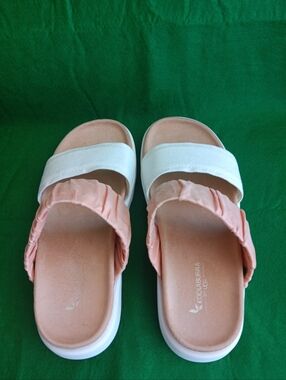 Koolaburra By UGGS Sandals Women's Size 5 White & Salmon Pink.